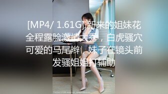 馋嘴小媳妇出来买西瓜胸罩都不戴