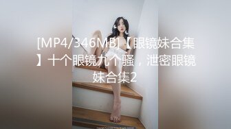 清纯小妹一个人在家发骚，逼逼和奶子都很嫩，揉奶玩逼看特写好骚